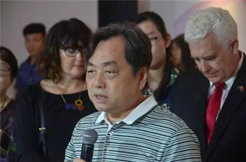 广东美术馆协会会长，著名学者罗一平致辞