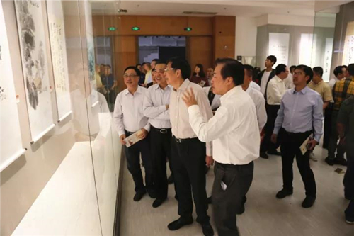 庆十九大召开 展履职风采——市政协举办书画展开幕式