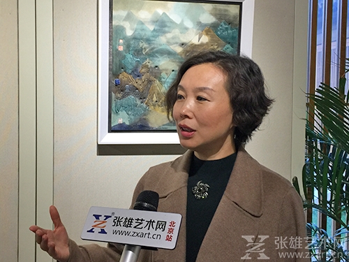 东方保利时间博物馆副馆长安菊接受采访