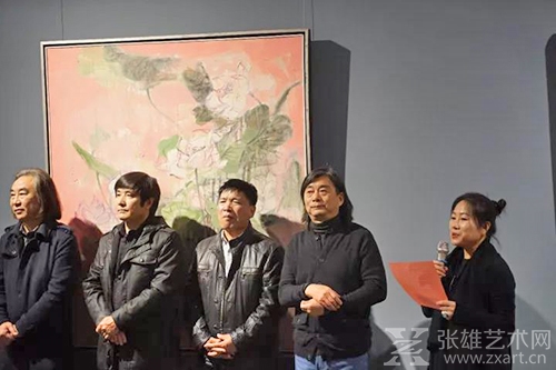 方圆美术馆馆长 贾新伟女士主持开幕式