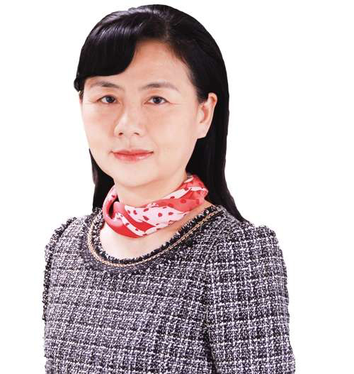 黄隽 中国人民大学经济学院教授， 中国人民大学艺术品金融研究所副所长。