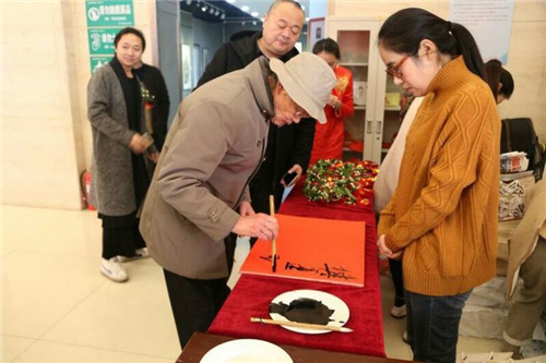 中国人民大学邹立颖水墨人物工作室师生作品展暨济宁书画名家精品展隆重开幕