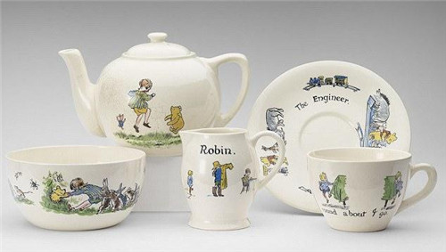 1928年，Ashtead Pottery为伊丽莎白公主特别定制的茶具套装 © Royal Collection Trust