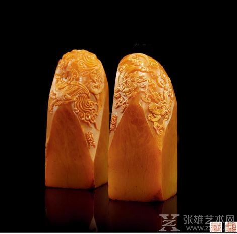 大清恭亲王珍藏的一对田黄印章 成交价：7143万元