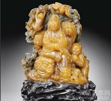 17世纪田黄留皮雕「坐狮观音」像成交价：2140万