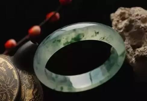 翡翠——真正有“韵味”的东方珠宝