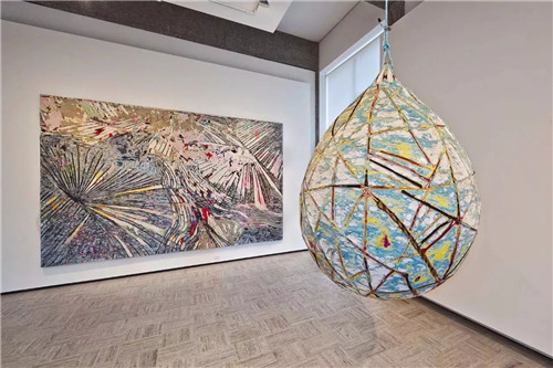 2014年，于萝丝艺术博物馆（The Rose Art Museum）呈现展览“海怪”（Sea Monsters），图片来源：豪瑟沃斯