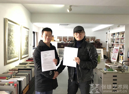 当代艺术家张敏杰与张雄艺术文化股份有限公司总经理陈家心签订合作协议