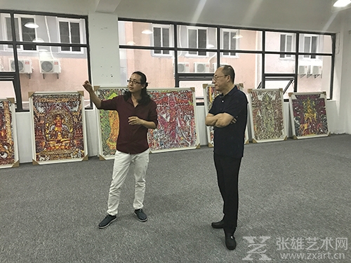艺术家陈俊和七匹狼董事局主席周永伟先生