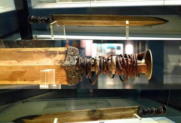 吴越青铜剑：千年古战场上的刀光剑影