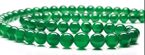 天然翡翠配红宝石项链 NATURAL JADEITE AND RUBY NECKLACE 估价 Estimate: HK$ 6,500,000–8,000,000
