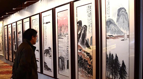 （齐白石《山水十二屏》成交价9.315亿元，中国最贵艺术品。）