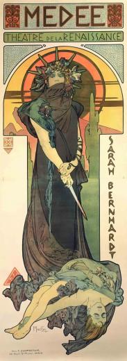   在《美狄亚》的海报里，地下的尸体和美狄亚手上带血的刀展现了原剧巨大的悲剧冲突