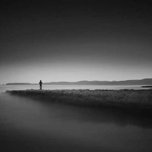 国外孤独摄影师在单色世界里释放安静与孤独