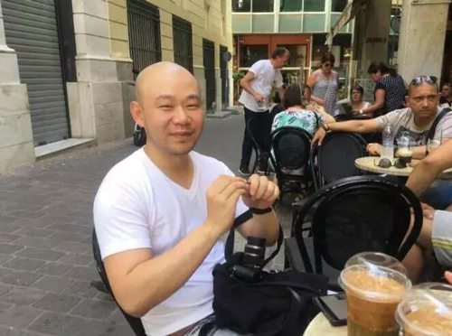 ▲ 艺术家，艺术评论家姜俊，摄影：汪单