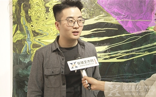 中央美院第五工作室学生代表李思齐接受采访