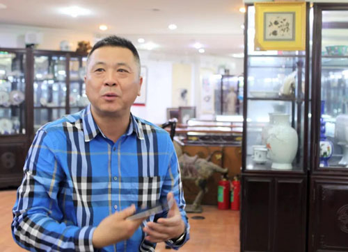   上海兰馨珠宝文物商行业务经理葛素华先生