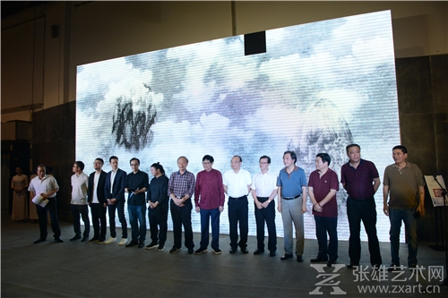 24日晚，艺术西湖·国际水墨艺术博览会在杭州和平国际会展中心启幕
