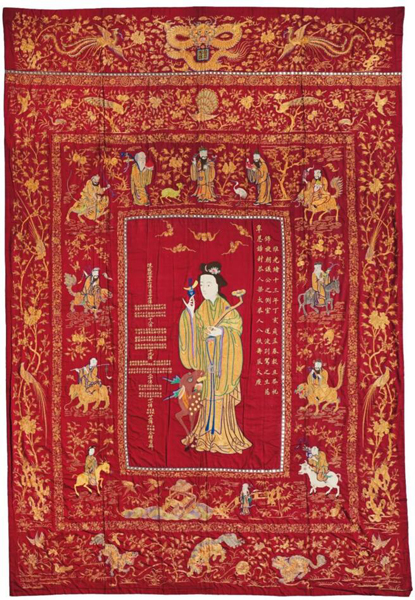 清光绪十三年（1887年） 红缎地刺绣大寿幛 423 x 288 cm. 估价：欧元 20,000 - 30,000