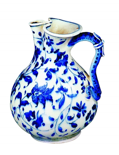 1575年制作的美第奇软瓷罐