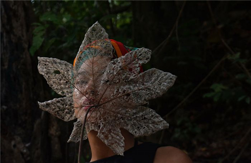 《半遮脸》摄影师：Ruben Dario Mejia（哥伦比亚）