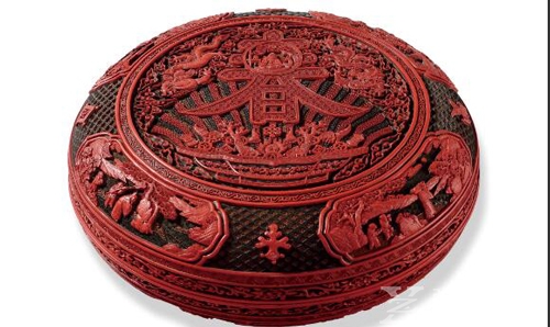 LOT号：0958 清乾隆 御制剔彩寿春宝盒 直径31cm 估价：RMB 1,200,000-2,200,000