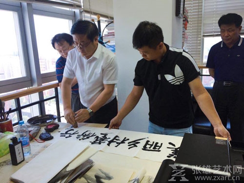 徐里书记现场题字