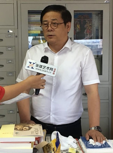 张雄艺术网采访中国美术家协会分党组书记、常务副主席、秘书长徐里