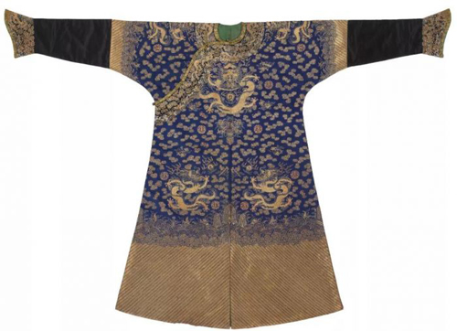 晚清  蓝纱绣如意团寿金龙袍 214.6 x 143.5 cm. 估价：美元 4,000 - 6,000