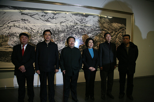 从左到右:李福顺,董伟,崔如琢,胡苏平,耿彦波
