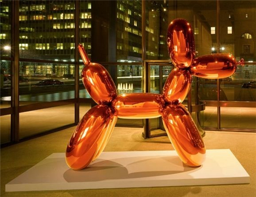 正文2013年11月12日,佳士得纽约夜场拍卖会,昆斯的一件雕塑作品《气球