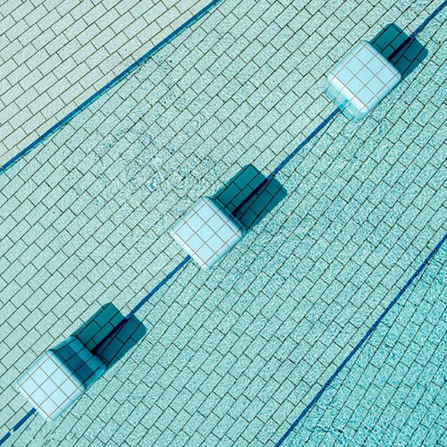 空中俯瞰游泳池 不一样的视觉体验